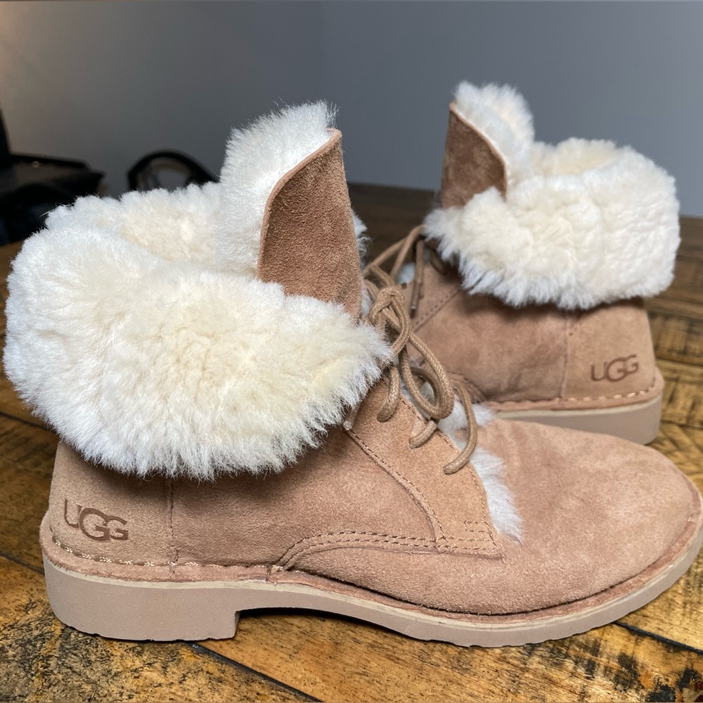 UGG Shearling Lace-Up Foldover Boots 6.5 Tan